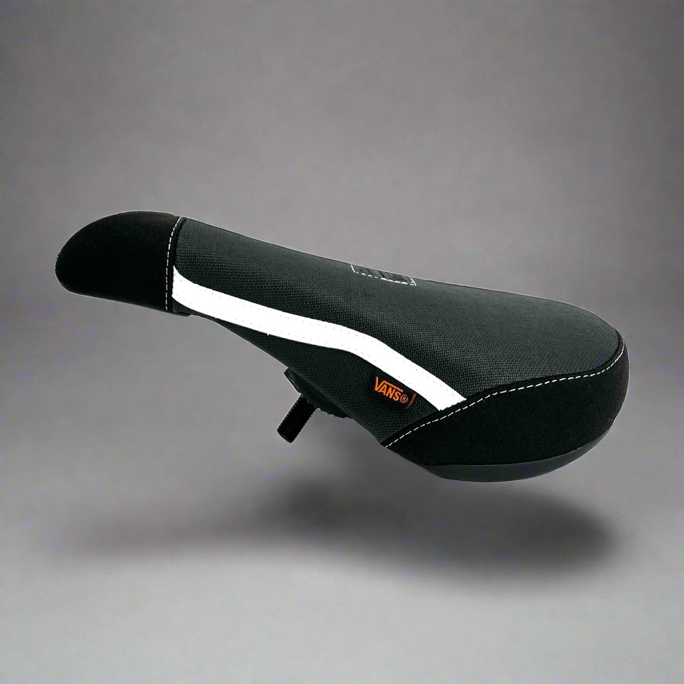 Asiento Pivotal Cult x Vans OLD SKOOL Negro