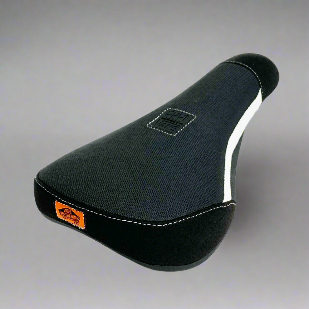 Asiento Pivotal Cult x Vans OLD SKOOL Negro